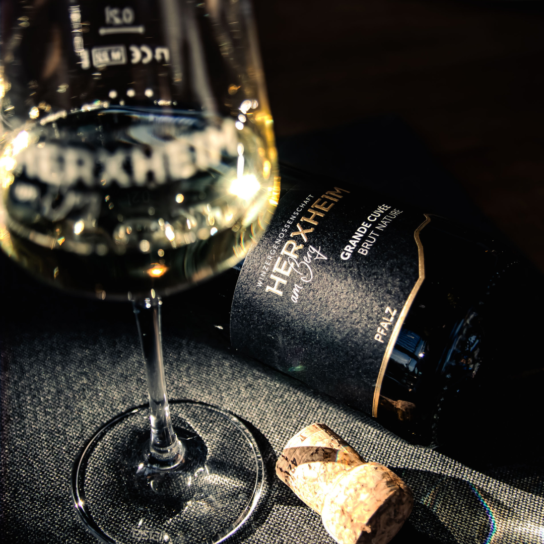 Abbildung des Produktes: WEINSEMINAR "KLEINE SEKTSCHULE" - SA. 09.05.26 14 UHR  - SW10190